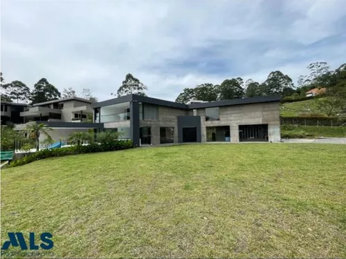 Hermosa Casa Moderna En El Escobero(mls#242569)