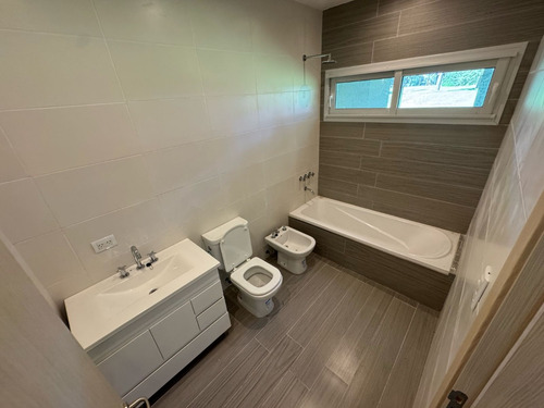Venta Casa 4 Ambientes A Estrenar Barrio Privado Pinares / Exaltación De La Cruz