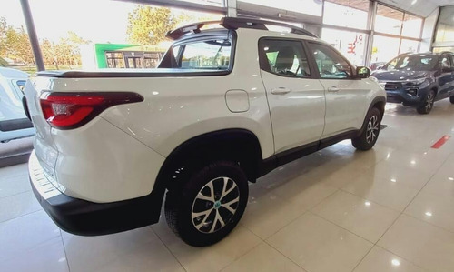 Imagen 12 de 21 de Fiat Toro 1.8 Freedom 4x2 - C