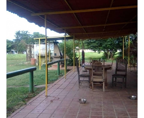 Se Vende Caballeriza 20.000m2 Santa Lucia Edo. Miranda 4323