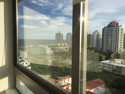 Apartamento En Venta De 2 Dormitorios En Playa Brava