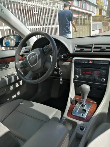 Audi A4 1.8t Luxury 5 p