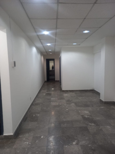 Local Comercial En Renta 228 M², 2 Baños, 8 Estacionamientos, Av José Ma. Iglesias, Chihuahua