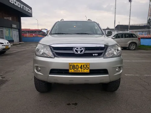 Toyota Fortuner 4.0 Sr5