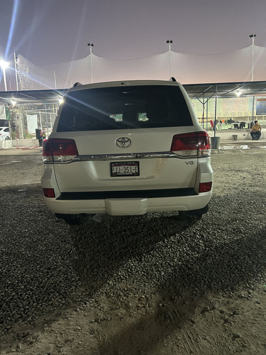 Toyota Land Cruiser 5.7 4x4 At