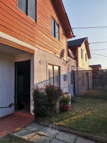 Amplia Casa En Venta De 4 Dorm. En Curicó