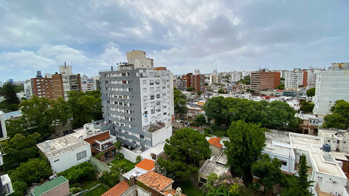 Apartamento En Alquiler / Punta Carretas - Inmobiliaria Lars