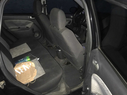 Imagem 13 de 15 de Ford Fiesta Sedan 1.0 Flex 4p