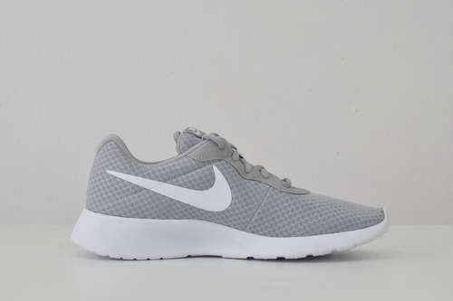 tenis nike tanjun gris