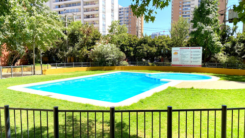 Vicuña Mackenna Oriente / Metro Mirador