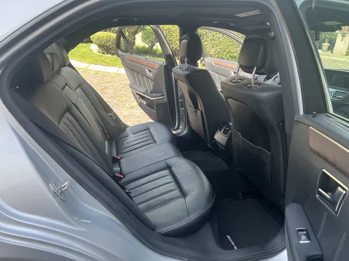 Mercedes Benz E400 Sedan