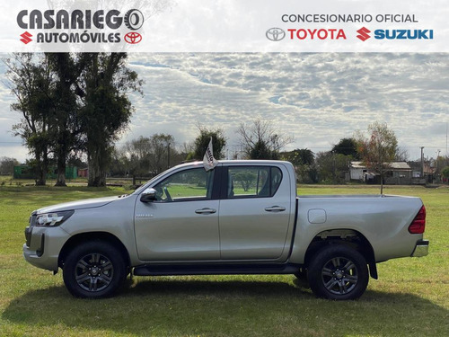 Toyota Hilux SR 4x2 Nafta