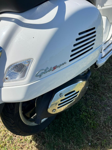 Vespa 300 Gts Super
