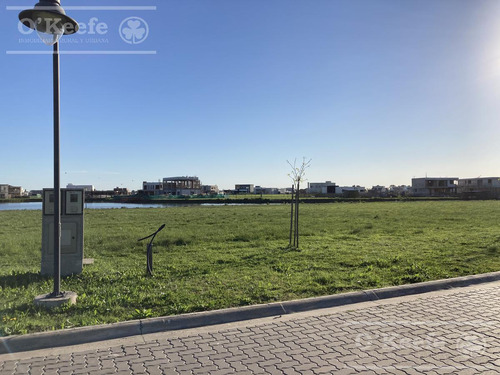 Imperdible Lote En Venta A Laguna En Barrio Villalobos - Hudson - Oportunidad.