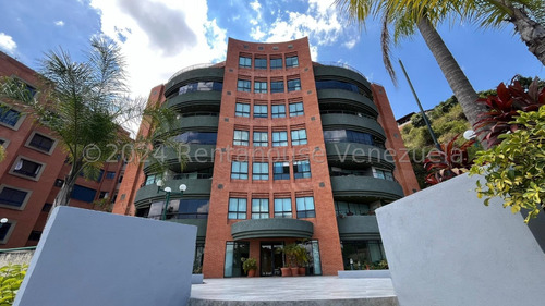Bello Apartamento Actualizado Con Pisos De Marmol Y Precioso Balcon En Colinas De Valle Arriba Mls 24-20467 Zr