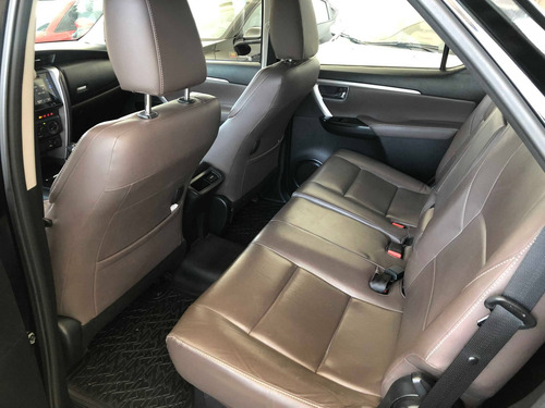 Imagem 10 de 13 de Toyota Hilux Sw4 2.7 Sr 4x2 16v Flex 4p Automático