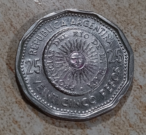 Primera Moneda Patria República Argentina Del Año 1966.