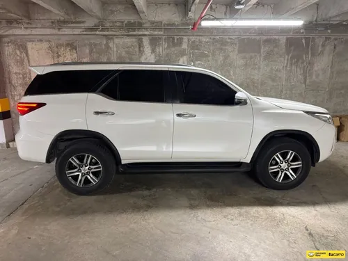 Toyota Fortuner 2.7l SRV