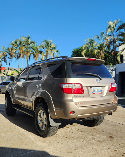 Toyota Fortuner Sr