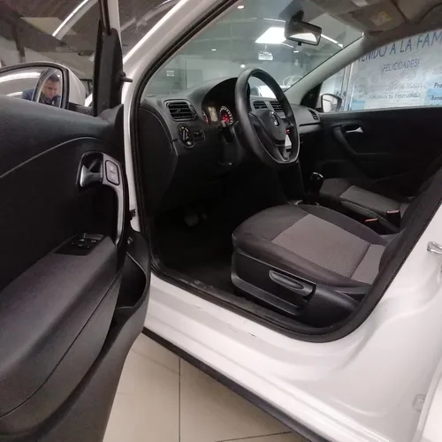Volkswagen Vento 1.6 Starline At
