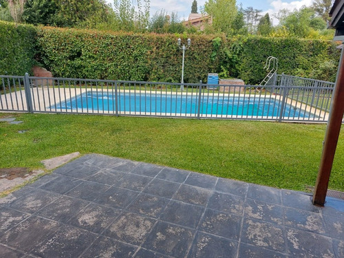 Casa En Venta En Barrio Privado, Acacias Blancas