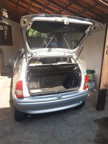 Corsa Hatch 2001, Quatro Portas, Básico Sem Ar-condicionado