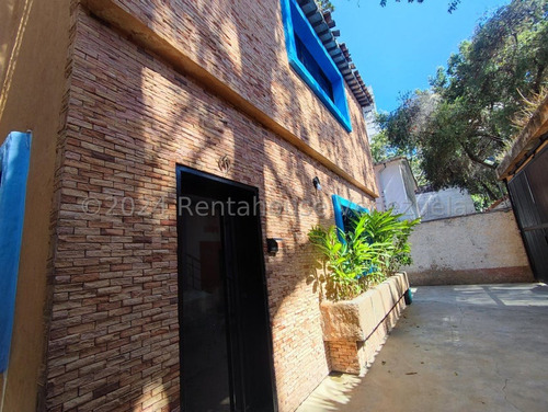 Los Chaguaramos !! Hermosa E Impecable Casa Acondicionada Para Uso De Oficina Y Comercial, 780 M2 Terreno, 828 M2 Const., 8 Oficinas, 5 Baños, 10 Pe, A/a, Sistemas De Seguridad. Excelente Ubicación !!