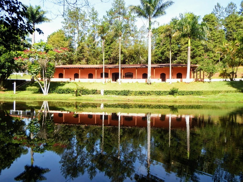 Imagem 1 de 10 de Sítio Com Lagos Cheios De Peixes Piscina Campo De Futebol Ótima Localização