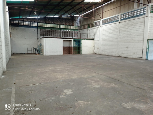 Imagen 9 de 10 de En Venta Galpón Avenida Principal Zona Industrial I