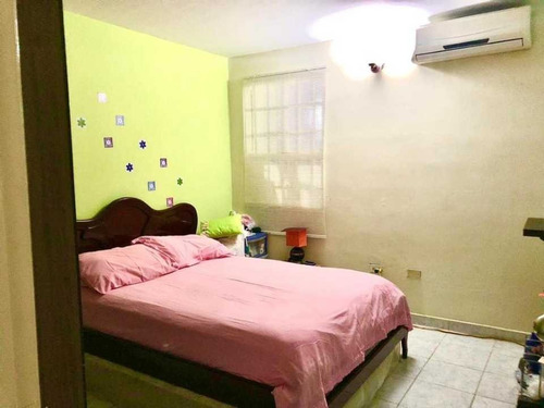 Imagen 12 de 22 de Casa En Urb. Laguna Paraiso