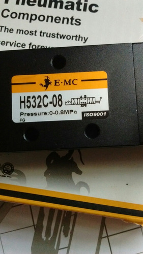 Válvula Neumática De Palanca Marca Emc Modelo H523-08(fija)