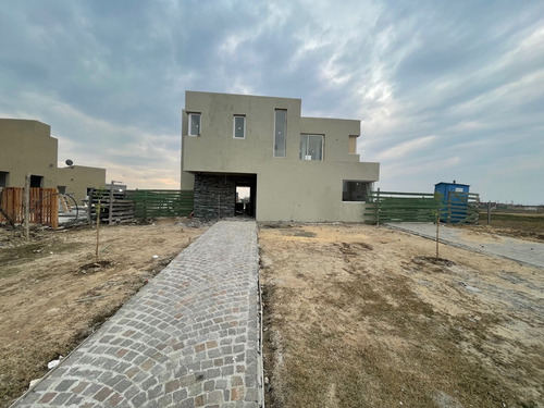 Imagen 3 de 26 de Venta Permuta Casa En Barrio Cerrado Privado San Sebastian Área 8 Pilar Financiación Cuotas Facilidades Parrilla Pileta Patio Quincho Oportunidad Inversión Vista A La Laguna