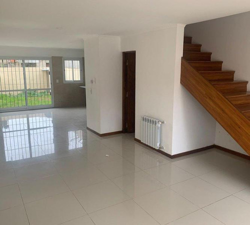 Duplex 3 Ambientes Con Patio.