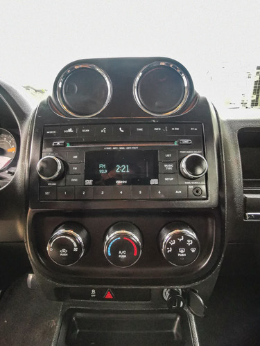 Imagen 12 de 15 de Jeep Patriot Sport 2014