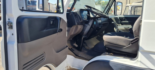 Imagem 8 de 13 de Vw 10160 Bau