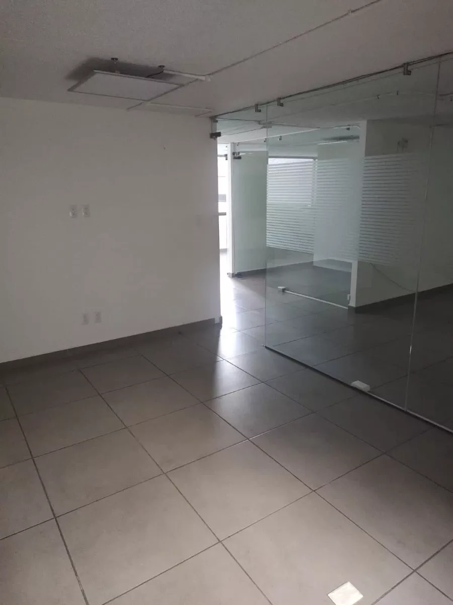 Oficinas En Excelente Ubicación