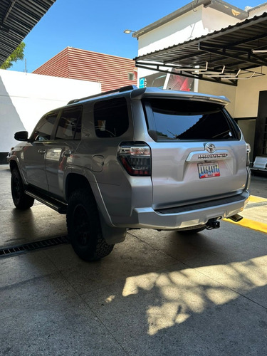 Imagen 3 de 16 de Toyota 4runner Sr5