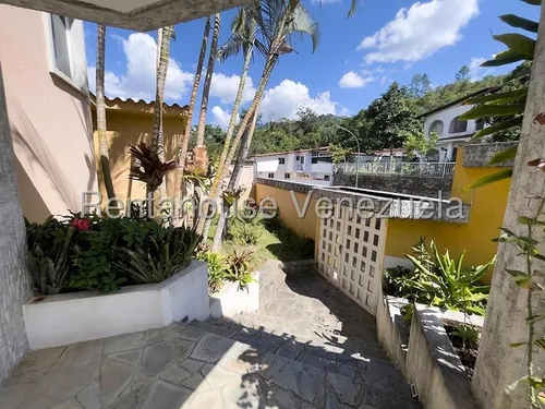 Casa En Venta. Urb. Sorocaima.