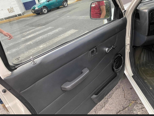 Imagen 11 de 12 de Nissan Np300 Estaquitas