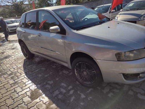 Imagem 3 de 12 de Fiat Stilo Flex Dualogic