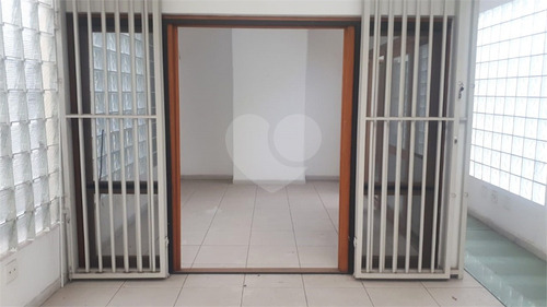 Imagem 2 de 30 de Casa Residencial Ou Comercial Reformada Com 6 Salas Amplas + 2 Vagas !!! - Reo120126