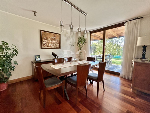 Casa En Venta De 5 Dorm. Piedra Roja Chicureo Colina