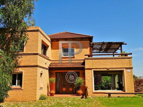 Imagen 4 de 15 de Casa En Venta Bella Vista 4 Dormitorios, 5000 M2 Terreno