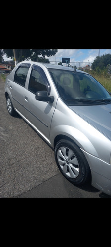 Renault Logan 1.6 Expression Hi-torque 4p