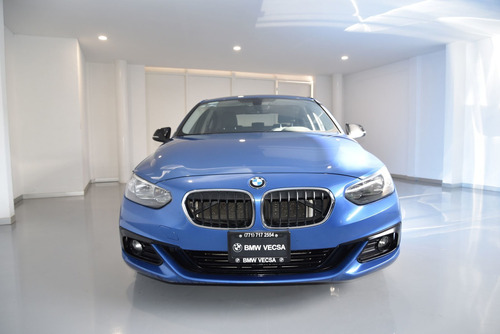 Imagen 2 de 8 de Bmw Serie 1 2019 1.5 Sedán 118i Sport Line L3 At