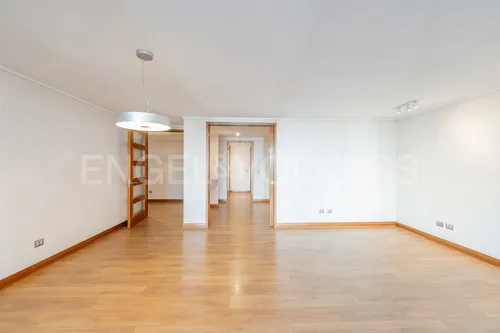 Moderno Departamento En Sector Residencial