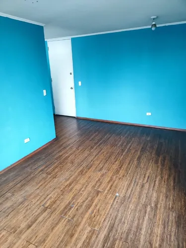 Departamento Con Excelente Ubicación, Pleno Centro De Stgo.