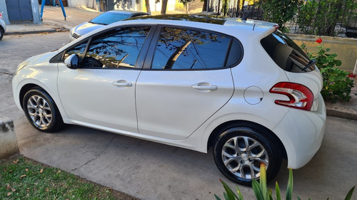 Peugeot 208 1.6 Allure