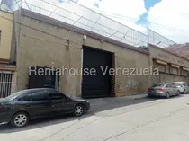 Comprar El Cementerio !! Inmenso Y Excelente Galpón De 1.204 M2, 8 Mts Altura, 3 Baños. Ideal Para Grandes Espacios De Trabajo Y Almacenamiento Y Para Operatividad Interna De Camiones, Gandolas Y Containers.
