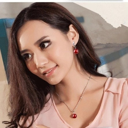 V Aros Bolitas Rojas Baño Plata / Todojoyas
